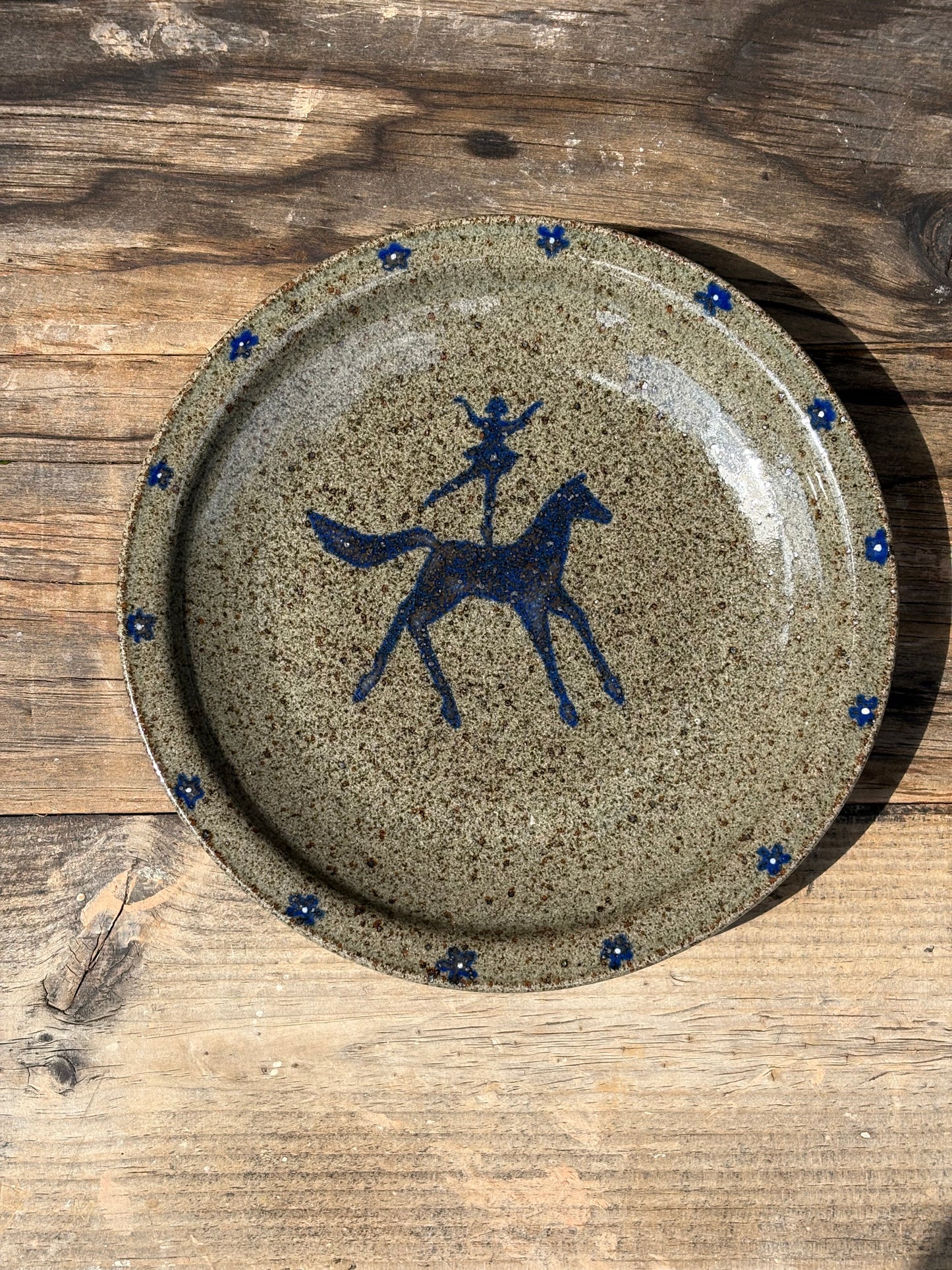 Voltige Rider bistro plate