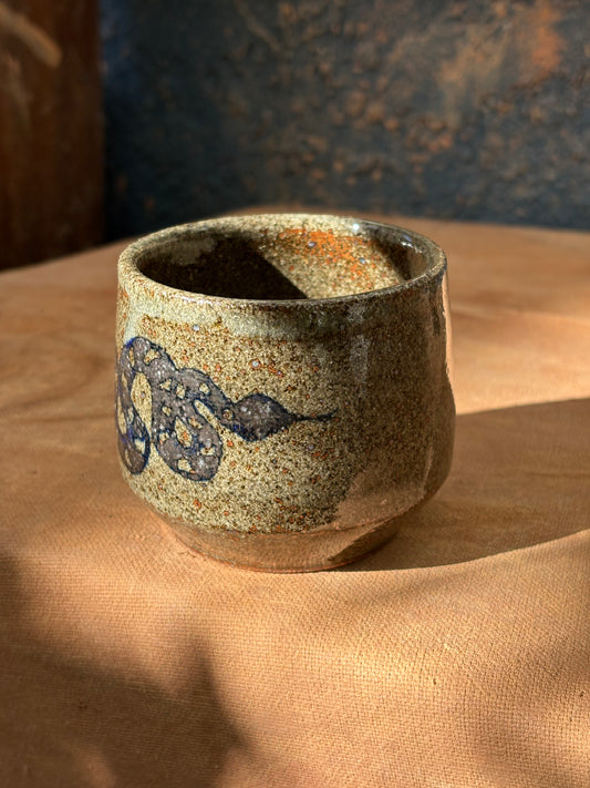 Snake cup