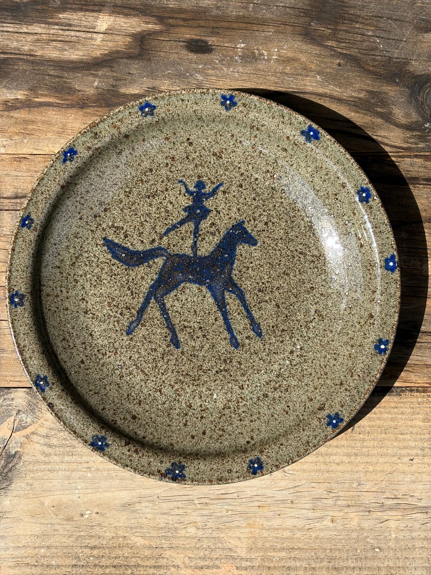 Voltige Rider bistro plate