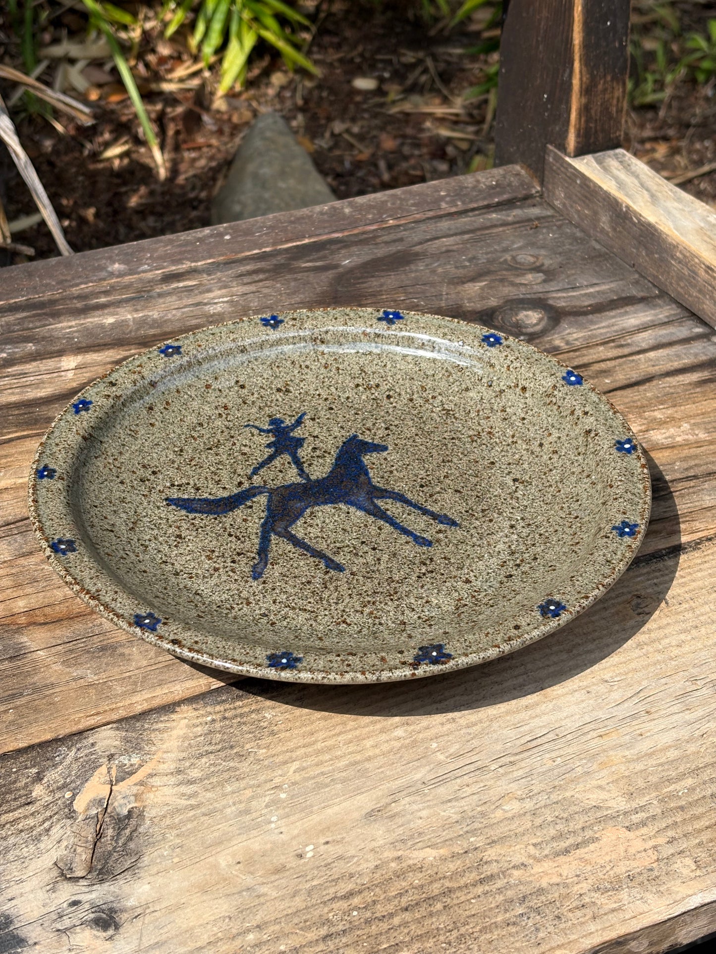 Voltige Rider bistro plate