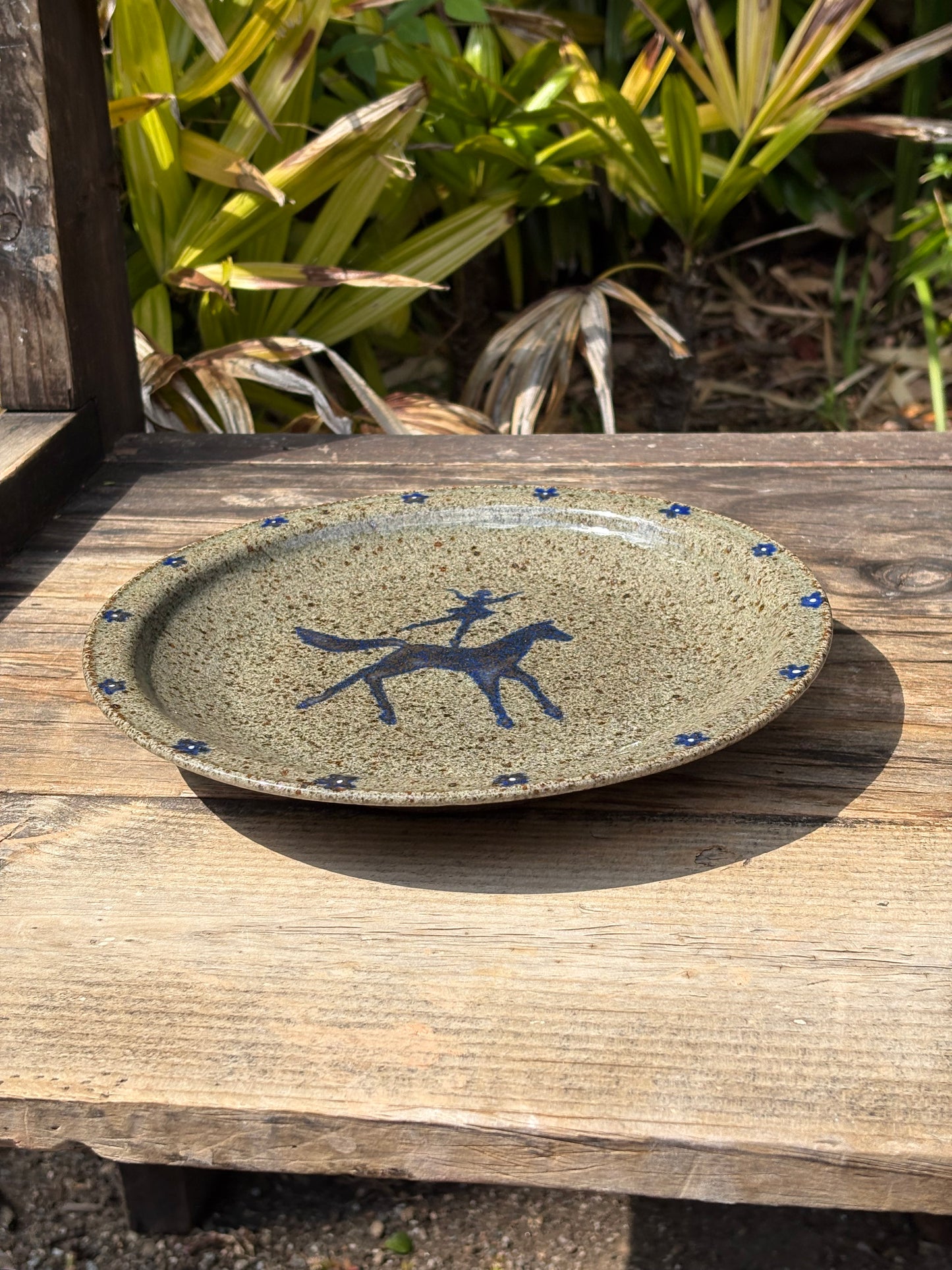 Voltige Rider bistro plate
