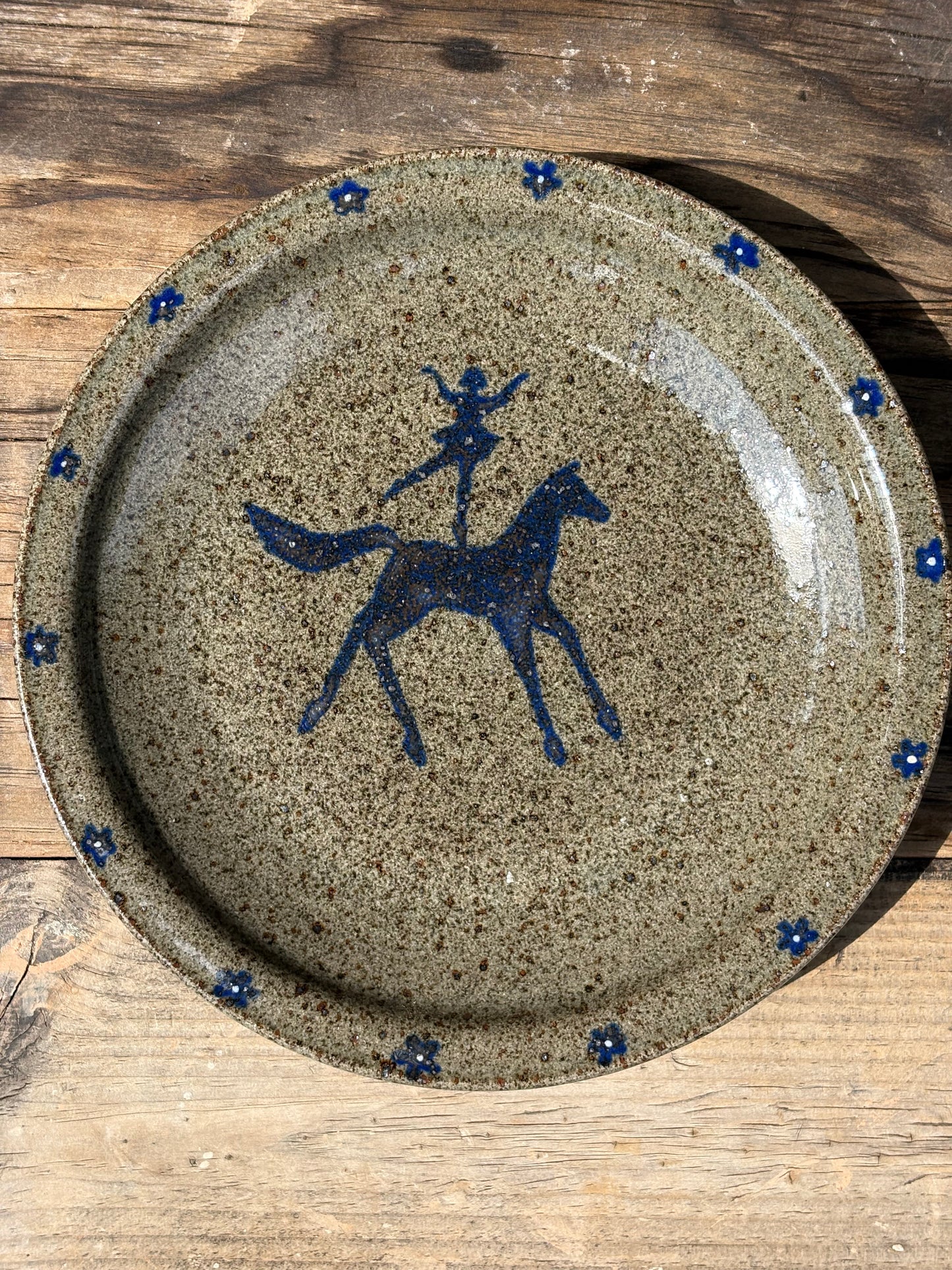 Voltige Rider bistro plate