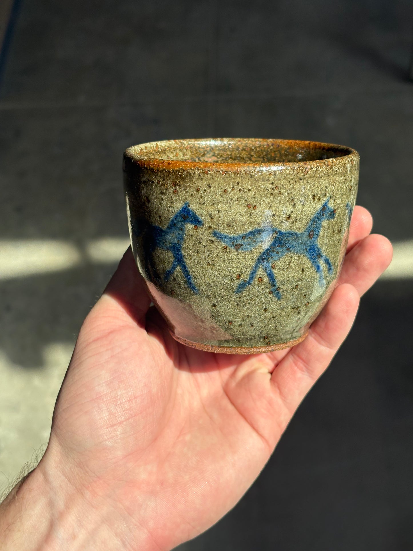 Running Horses cortado cup