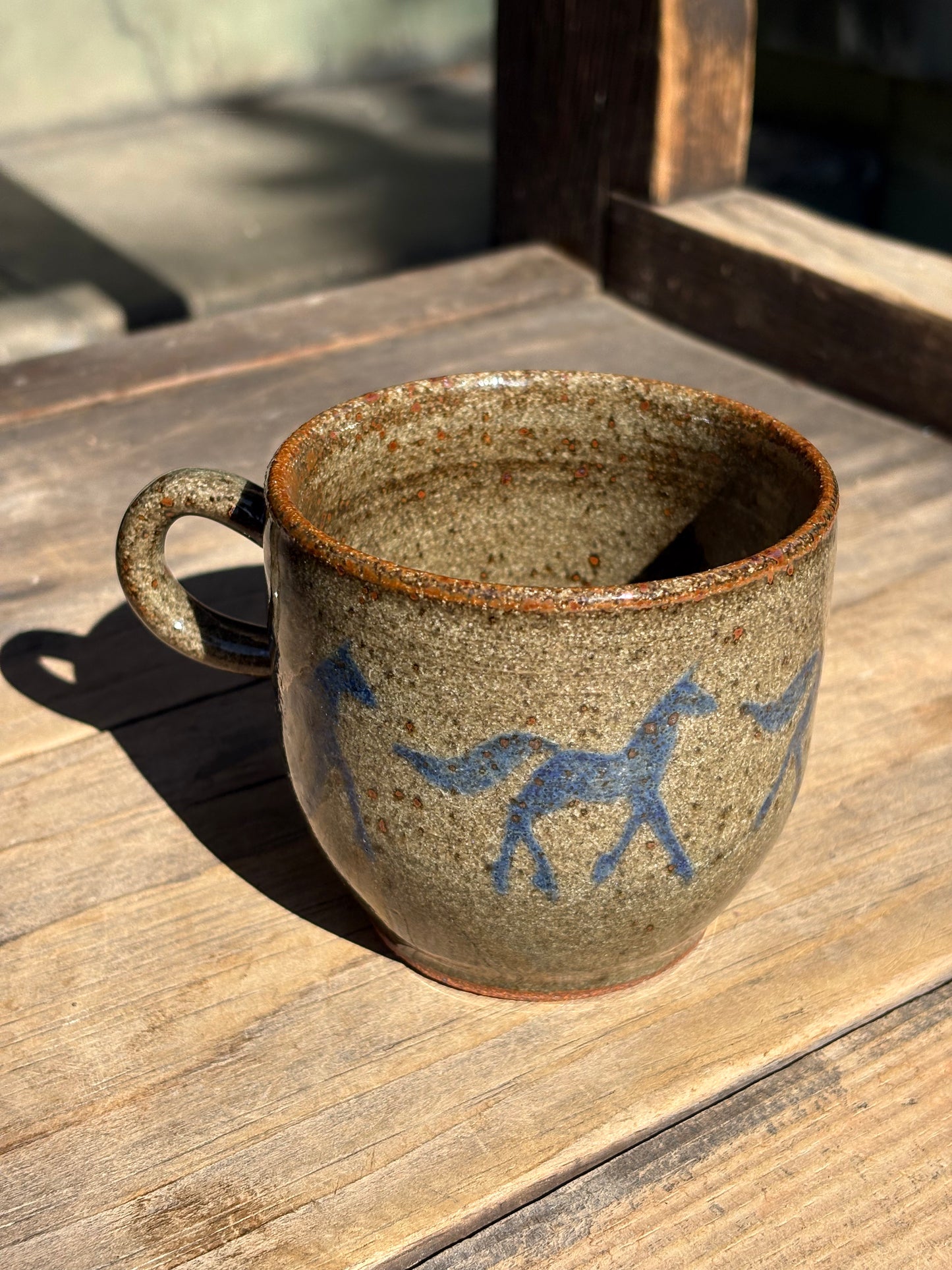 Running Horses cortado mug
