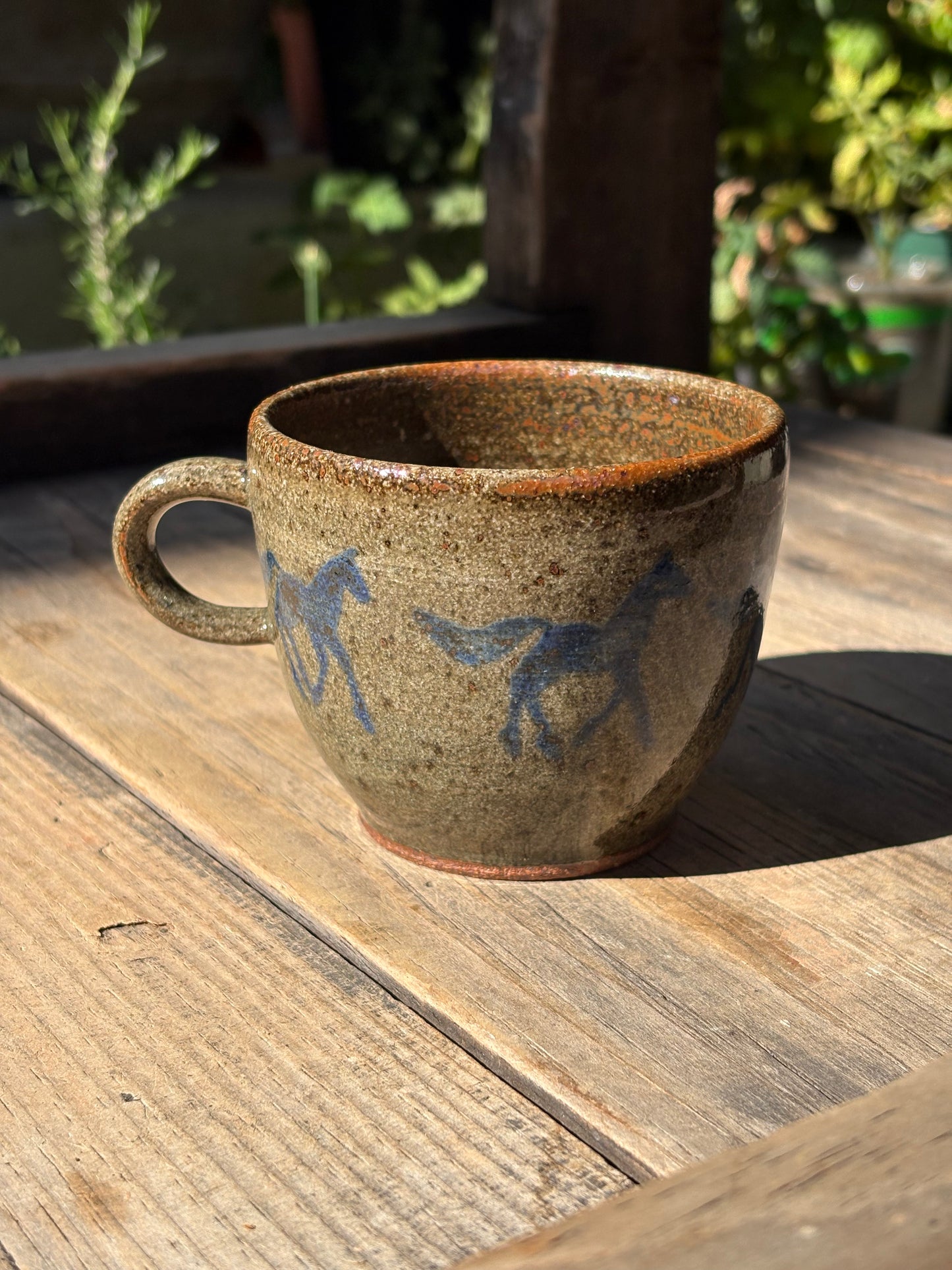 Running Horses cortado cup