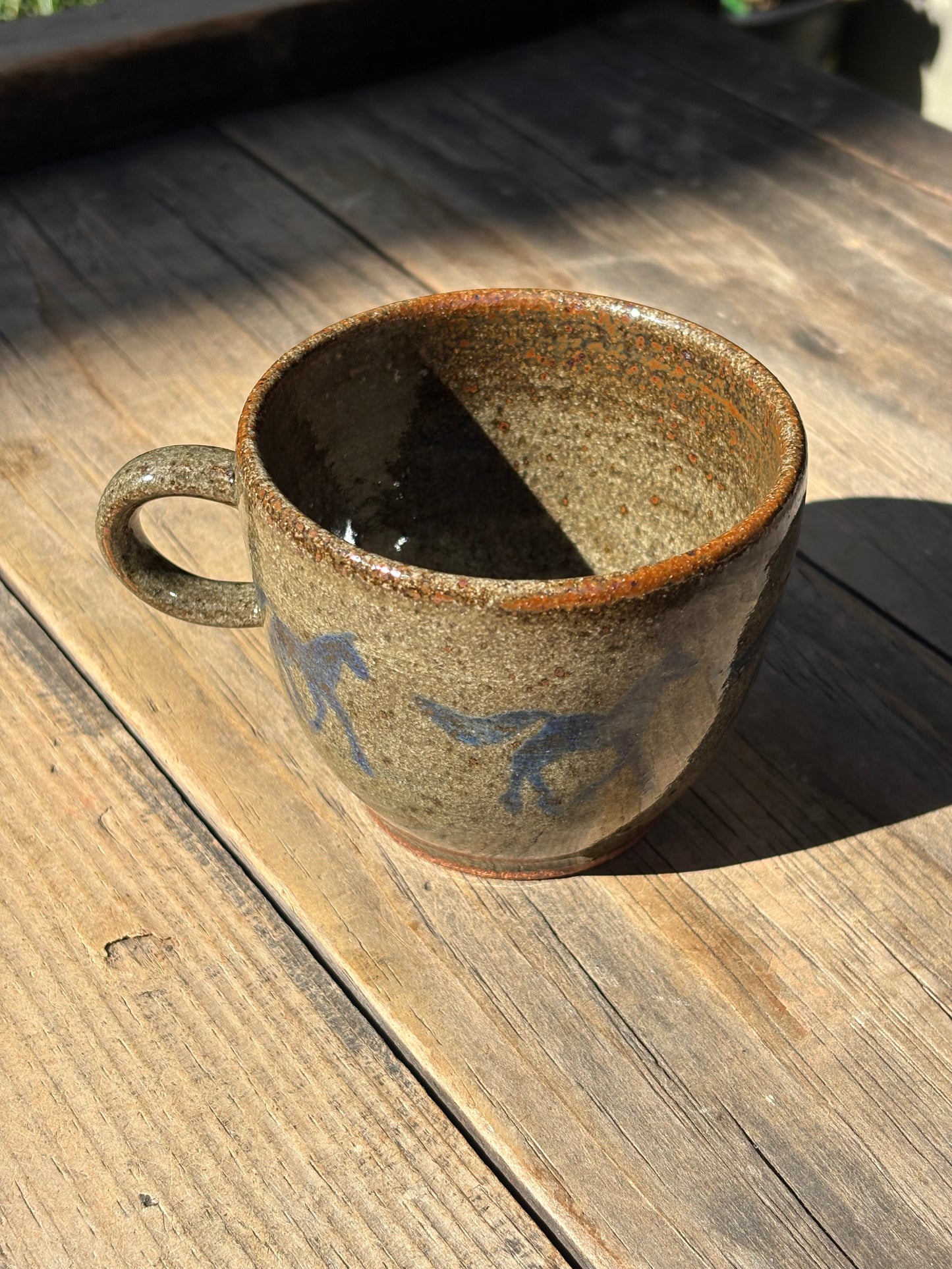 Running Horses cortado cup