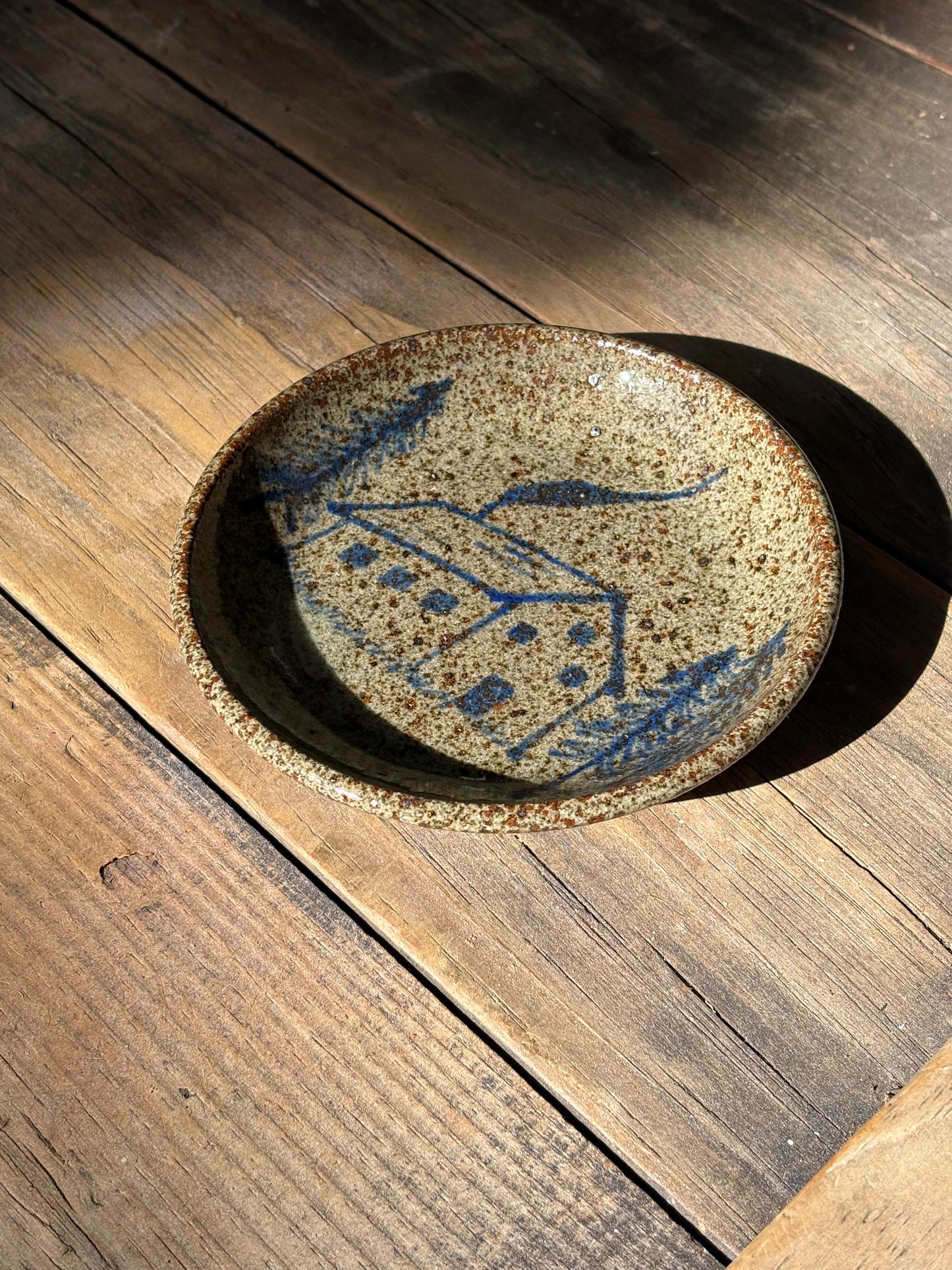 Cabin catchall plate
