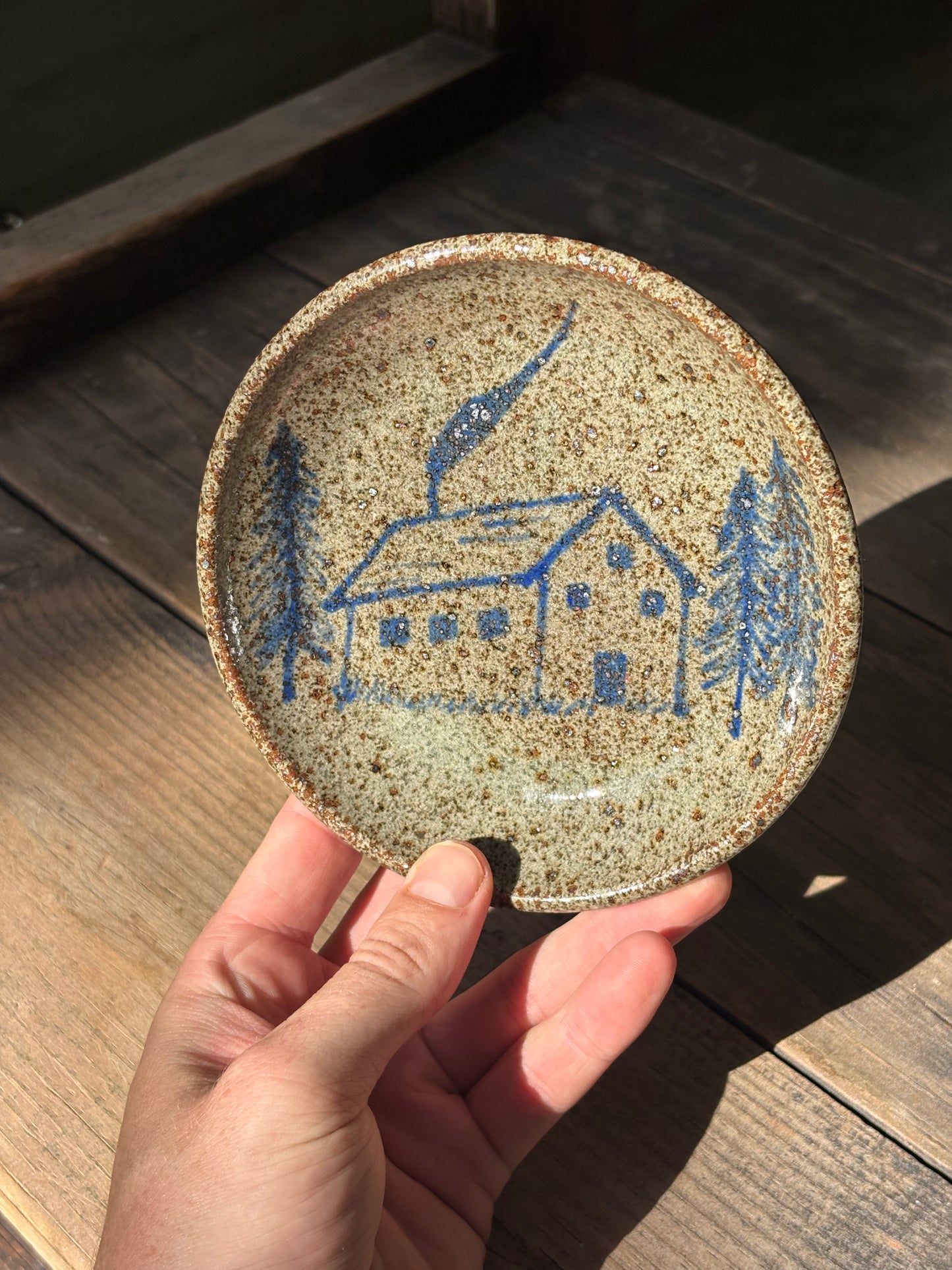 Cabin catchall plate