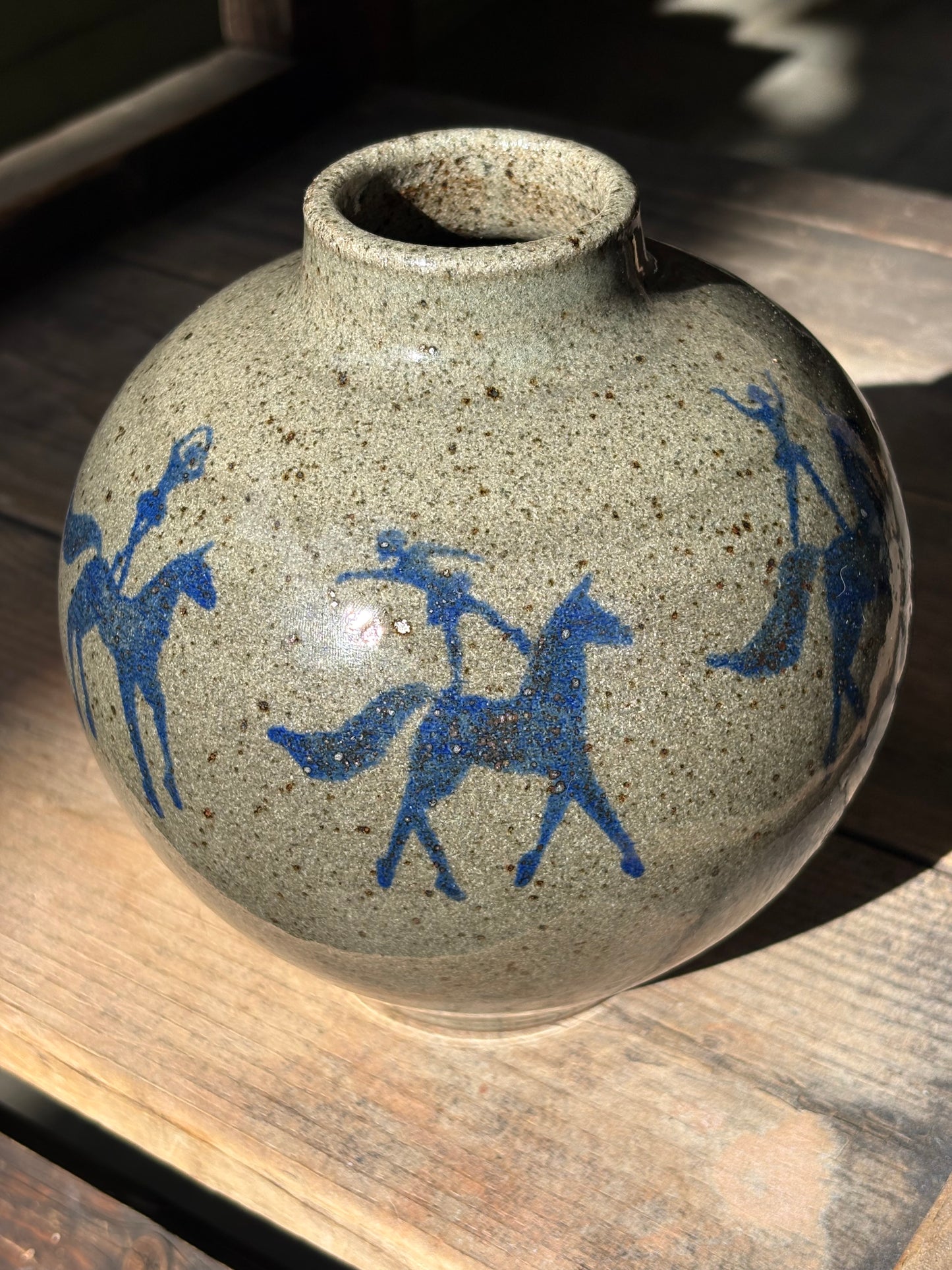 Voltige Riders vase